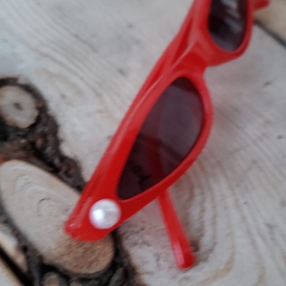 Vintage Scarlet Slimcut Pearl Accent CateyeGlasses - Picture 2 of 2